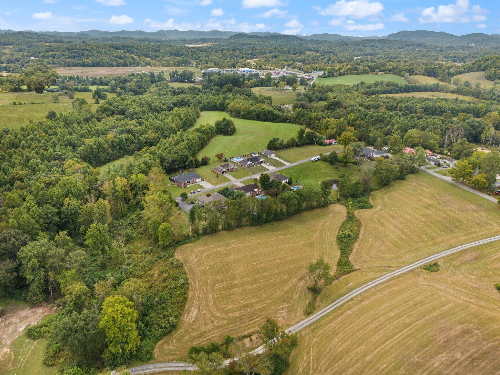 103 Rookwood Drive Corbin, KY 40701 - Photo 15 of 59 66-web-or-mls-DJI_20240912132040_0319_D