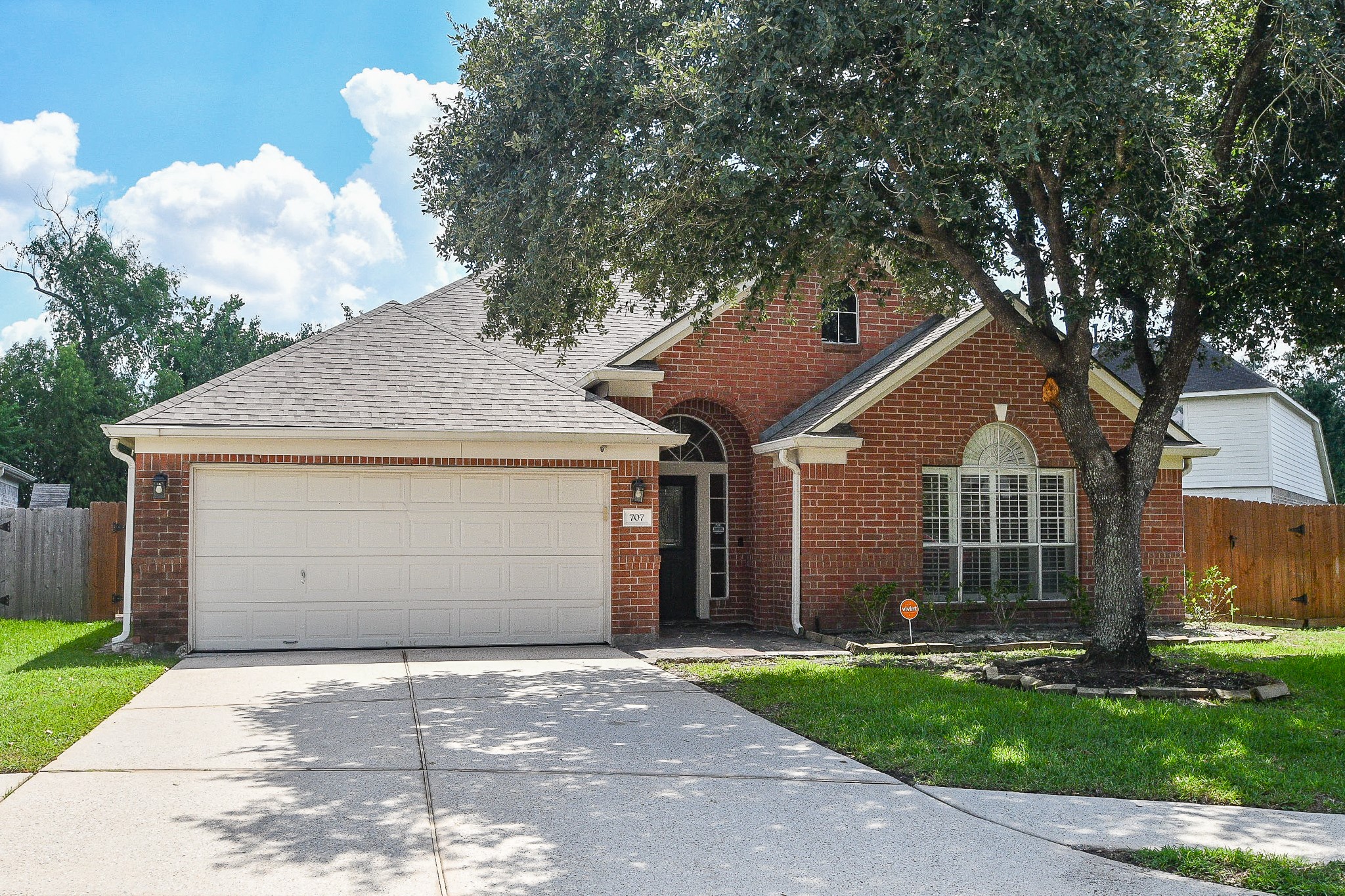 Welcome home to this beautiful 1 story home situated on a cul-de-sac!