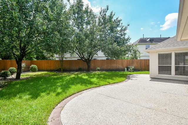 $2,450 | 707 New Pines Drive, Spring, TX 77373