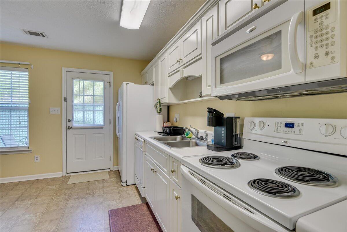 540 Edgecliff Lane Evans, GA 30809 - Photo 10 of 32 09-109