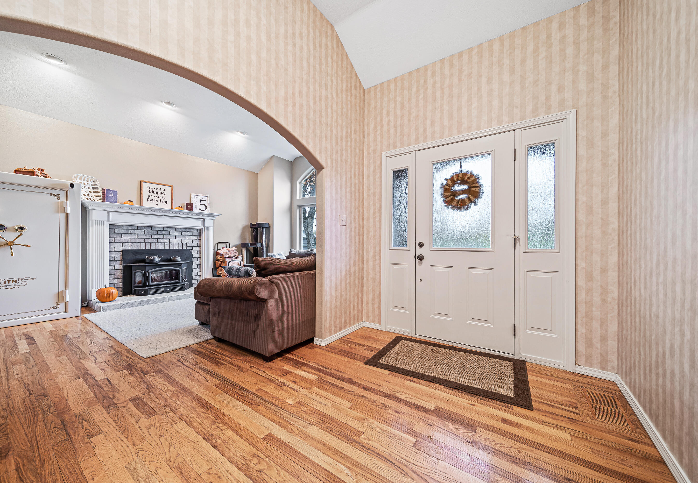 11381 Meadows Road White City, OR 97503 - Photo 4 of 46 4