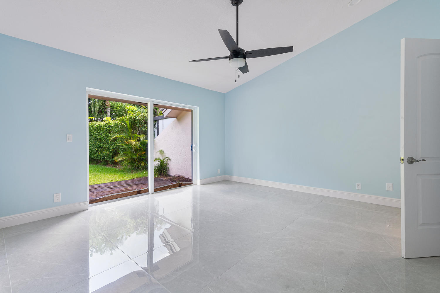 9767 Erica Court Boca Raton, FL 33496 - Photo 14 of 24 9767 Erica Ct-large-011-012-Justin Lawre