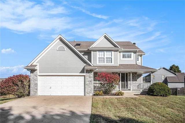 $369,900 | 1108 Yokley Drive, Raymore, MO 64083