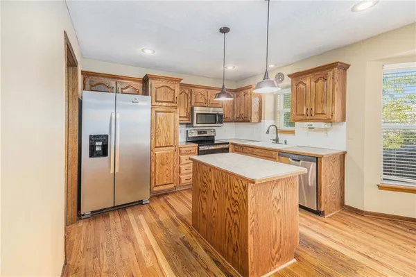 $349,900 | 1108 Yokley Drive, Raymore, MO 64083