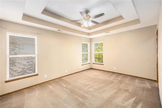 $369,900 | 1108 Yokley Drive, Raymore, MO 64083