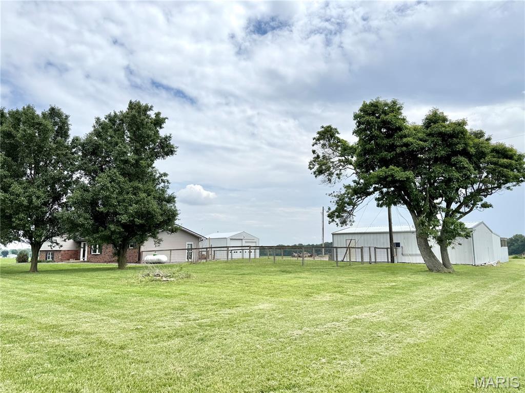 8757 Highway 50 Lebanon, IL 62254 - Photo 10 of 82