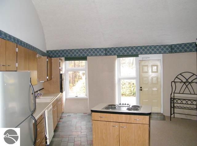 285 McKinley Road West Traverse City, MI 49686 - Photo 15 of 21 1730401-14.JPG