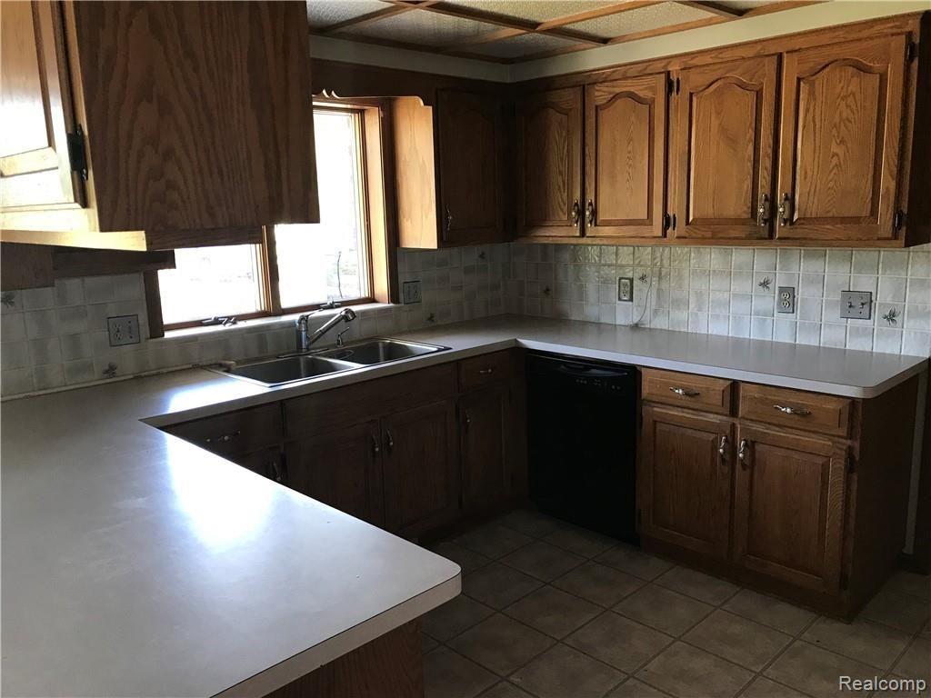 5110 South Sandusky Road Peck, MI 48466 - Photo 6 of 51 Kitchen 2.jpeg