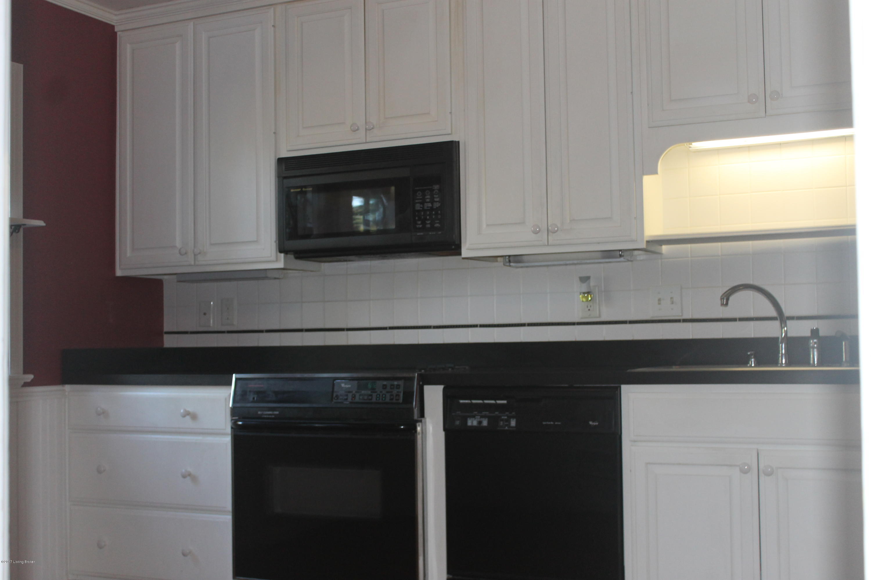 8615 Holston Road Louisville, KY 40222 - Photo 7 of 27 Kitchen