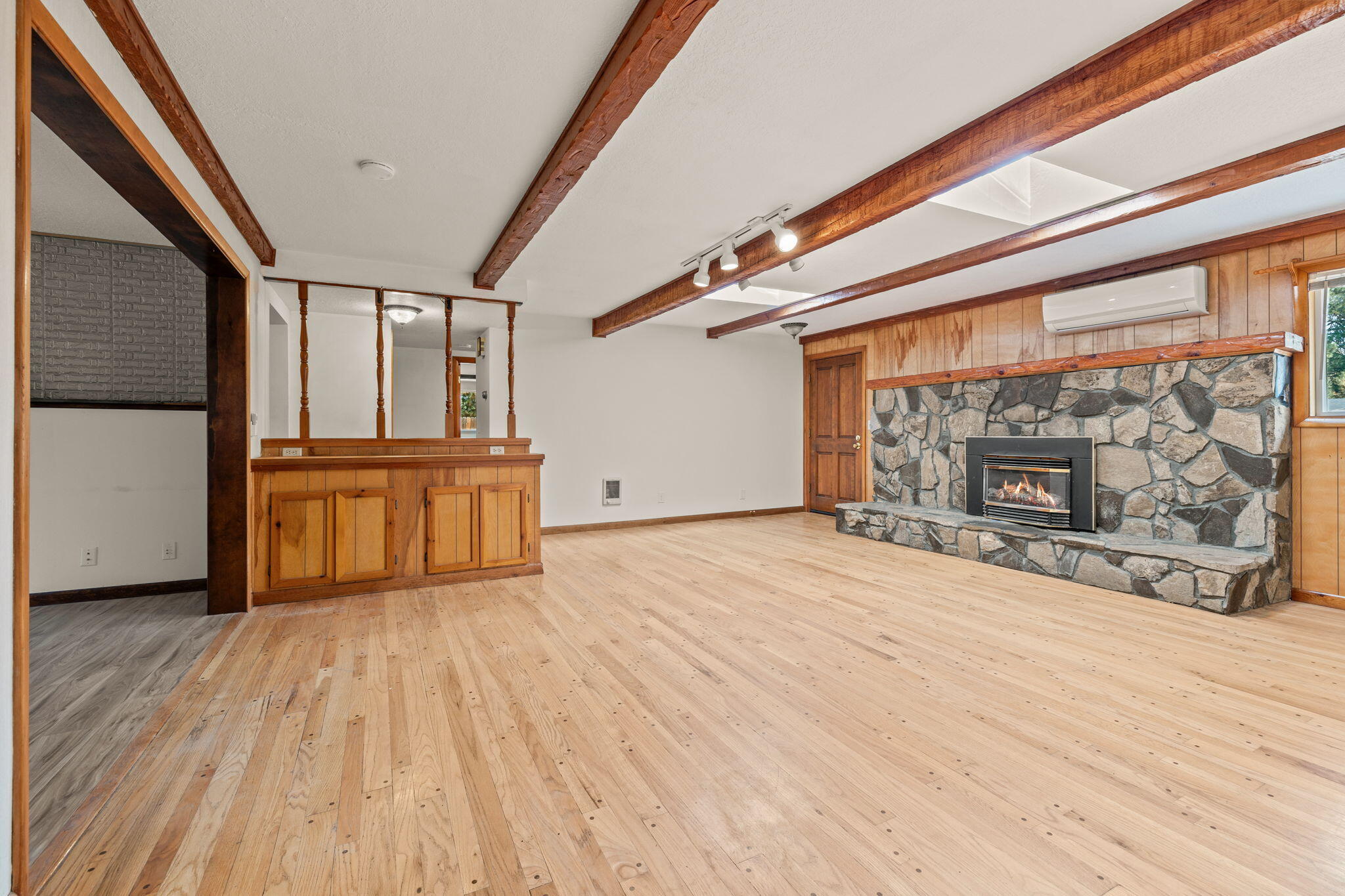 18995 Baker Road Bend, OR 97702 - Photo 13 of 63 35-web-or-mls-Riley Visuals-35