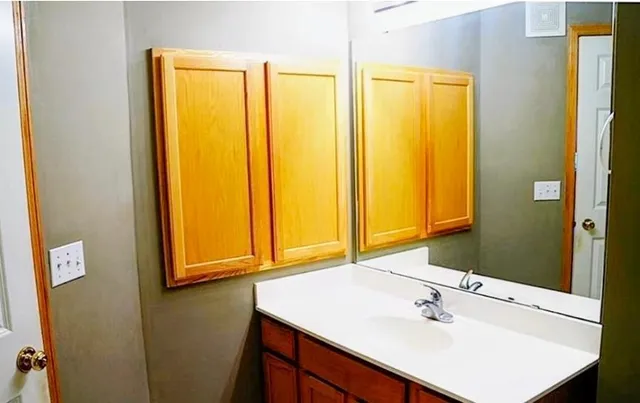 $2,250 | 2332 Eagle Trace Lane, Woodbury, MN 55129