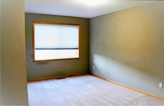 $2,250 | 2332 Eagle Trace Lane, Woodbury, MN 55129