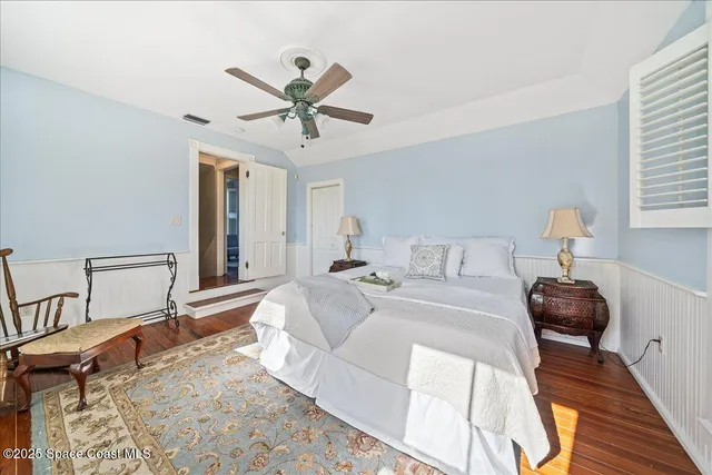 a utility room with sink dryer and washer