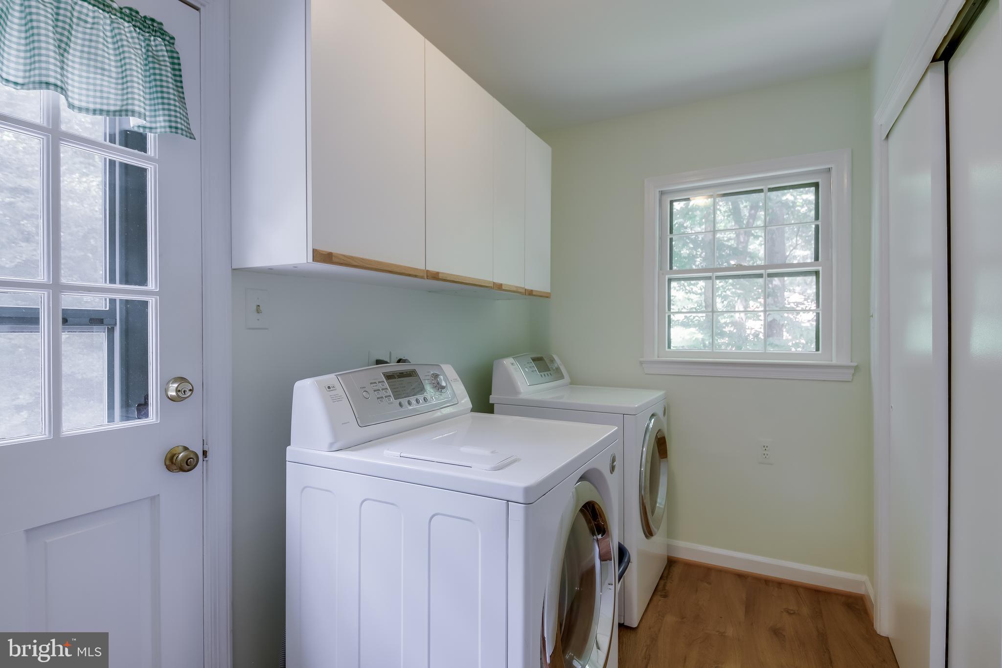 8036 Stillbrooke Road Manassas, VA 20112 - Photo 19 of 41 Main Level Laundry