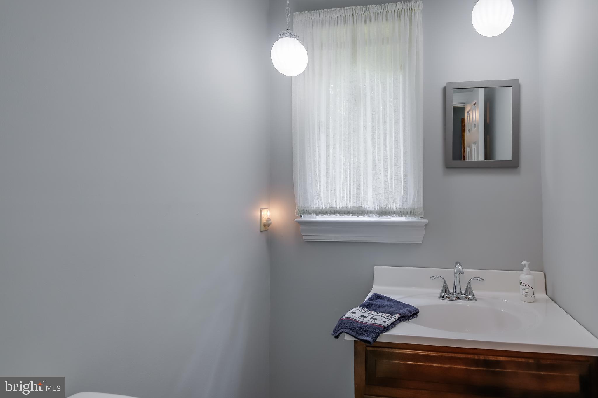 8036 Stillbrooke Road Manassas, VA 20112 - Photo 20 of 41 Powder Room