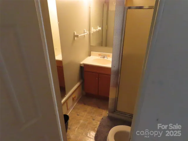 a bathroom with a tub