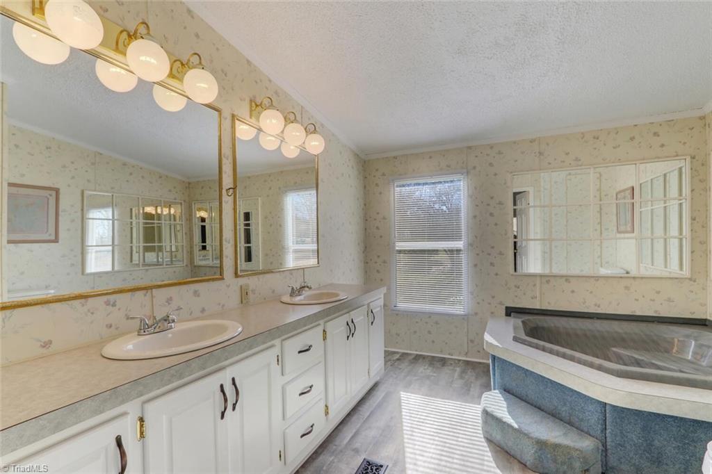 385 County Line Road Reidsville, NC 27320 - Photo 17 of 33 Gallery Image 17