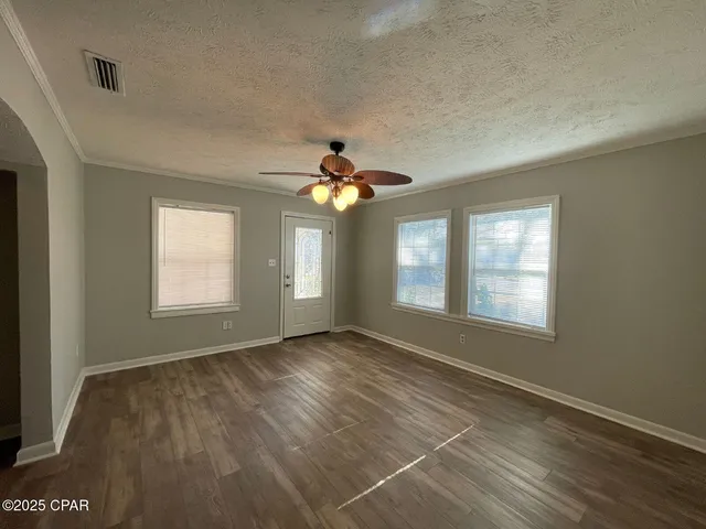 $1,800 | 1010 West 12th Court, Panama City, FL 32401