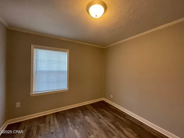 $1,800 | 1010 West 12th Court, Panama City, FL 32401