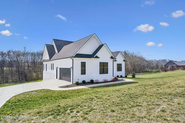$1,250,000 | 618 Winding Creek Way, Walland, TN 37886
