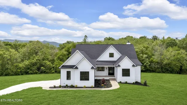 $1,330,000 | 618 Winding Creek Way, Walland, TN 37886