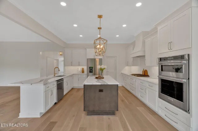 $1,330,000 | 618 Winding Creek Way, Walland, TN 37886