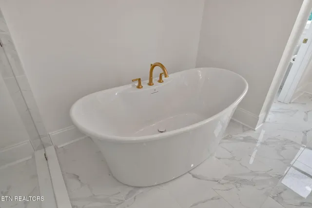 $1,330,000 | 618 Winding Creek Way, Walland, TN 37886