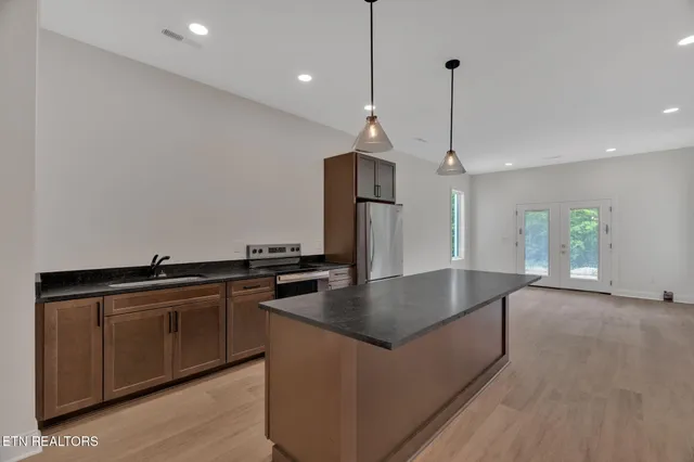 $1,330,000 | 618 Winding Creek Way, Walland, TN 37886