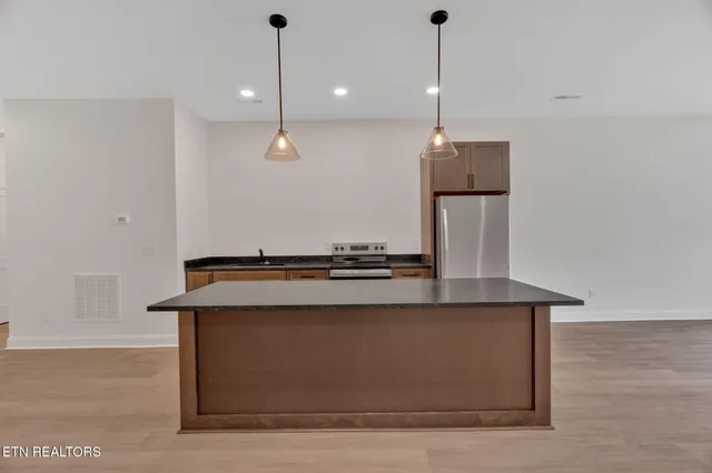 $1,330,000 | 618 Winding Creek Way, Walland, TN 37886