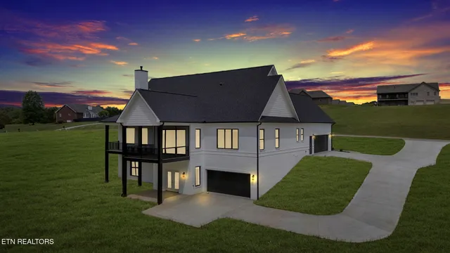 $1,330,000 | 618 Winding Creek Way, Walland, TN 37886