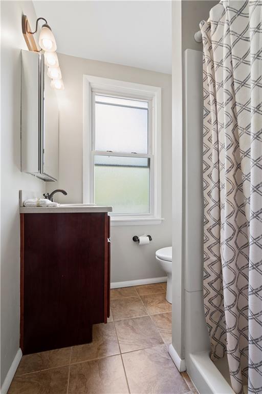 3955 Evergreen Road Pittsburgh, PA 15214 - Photo 13 of 20 Updated full bath on second floor