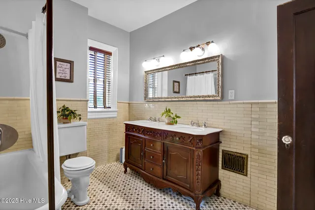 $899,000 | 416 Central Boulevard, Wilmington, NC 28401