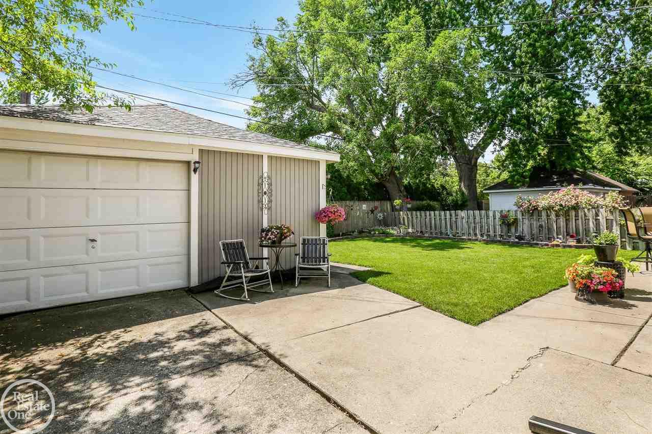 1223 Bishop Road Grosse Pointe Park, MI 48230 - Photo 30 of 35