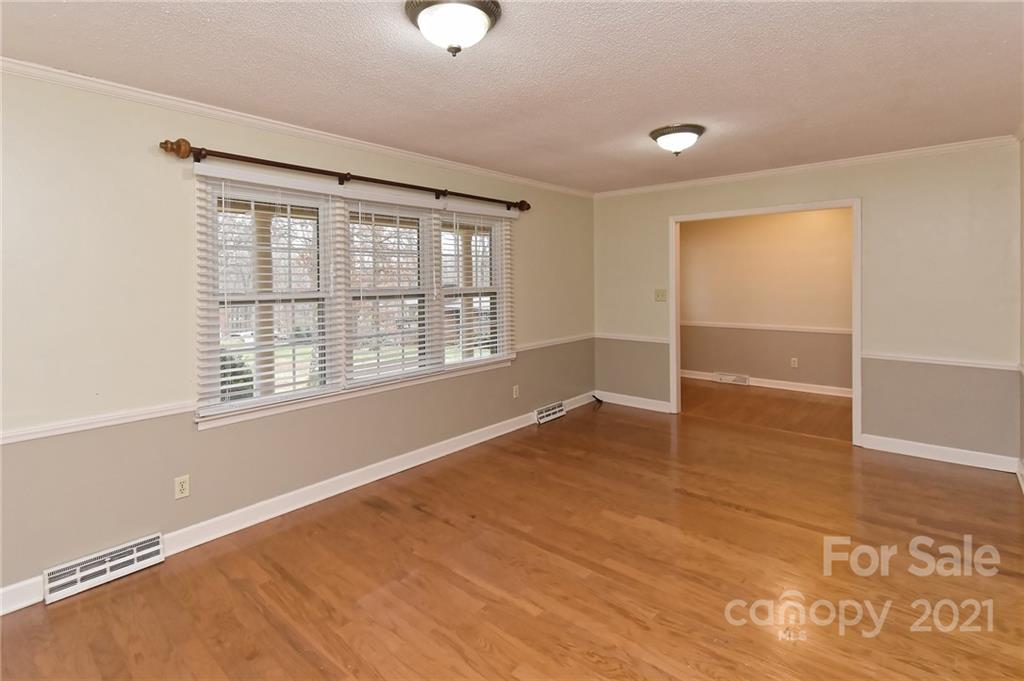 903 Leaping Brook Road Lincolnton, NC 28092 - Photo 4 of 36 Gallery Image 4