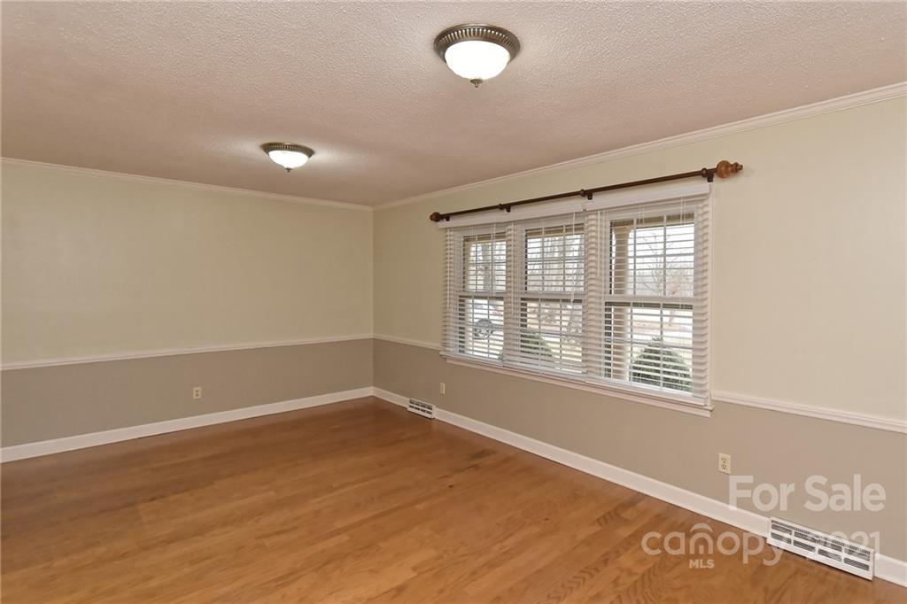 903 Leaping Brook Road Lincolnton, NC 28092 - Photo 5 of 36 Gallery Image 5