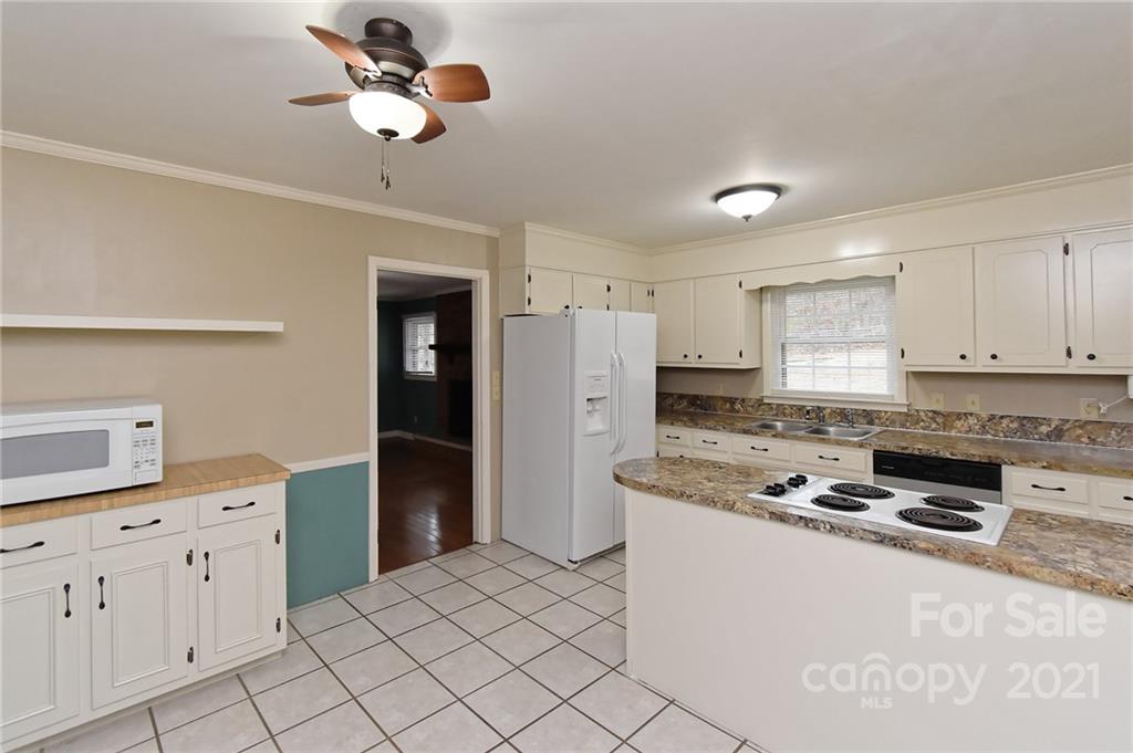 903 Leaping Brook Road Lincolnton, NC 28092 - Photo 6 of 36 Gallery Image 6