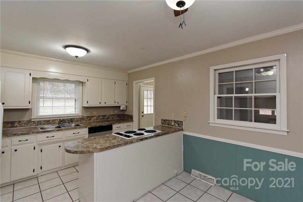 903 Leaping Brook Road Lincolnton, NC 28092 - Photo 8 of 36 Gallery Image 8