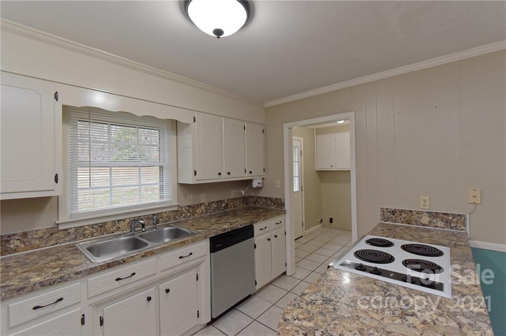 903 Leaping Brook Road Lincolnton, NC 28092 - Photo 10 of 36 Gallery Image 10