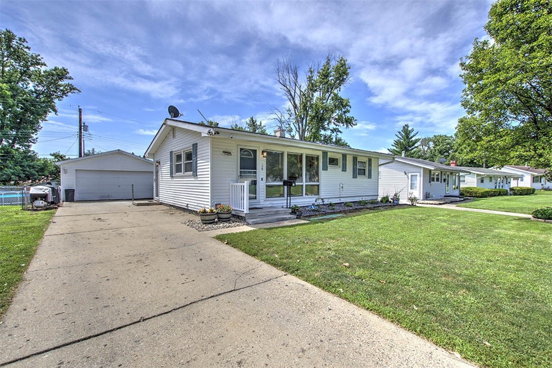 19 Peggy Ann Drive Decatur, IL 62521 - Photo 7 of 33