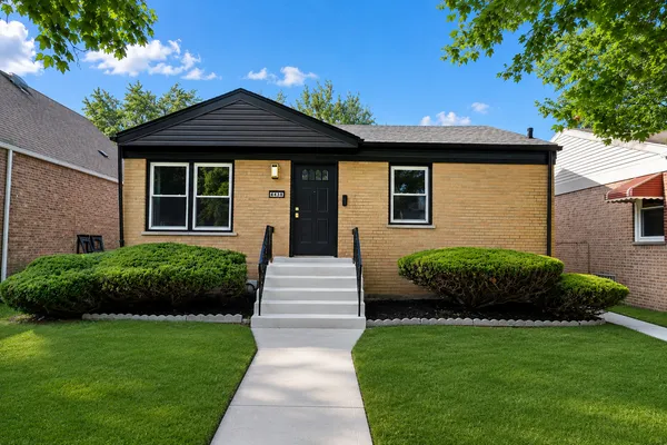 $279,900 | 438 West 126th Place, Chicago, IL 60628