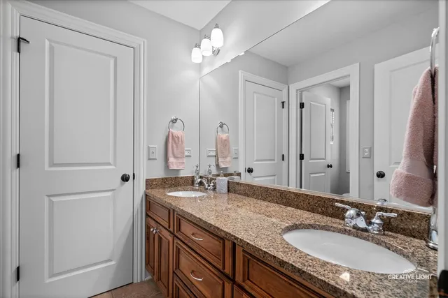 $799,900 | 3704 Heathmoor Drive, Elgin, IL 60124