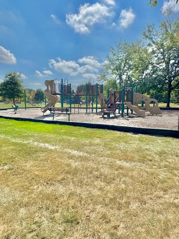 $799,900 | 3704 Heathmoor Drive, Elgin, IL 60124