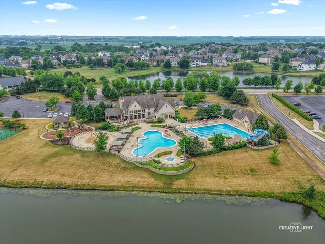 $799,900 | 3704 Heathmoor Drive, Elgin, IL 60124