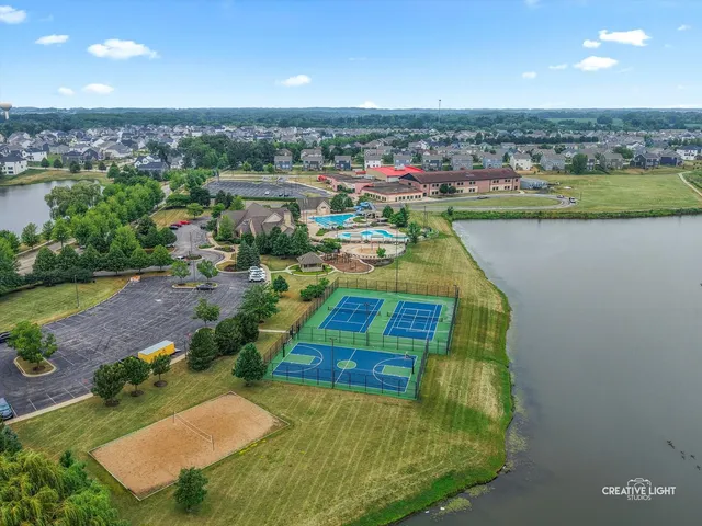 $799,900 | 3704 Heathmoor Drive, Elgin, IL 60124