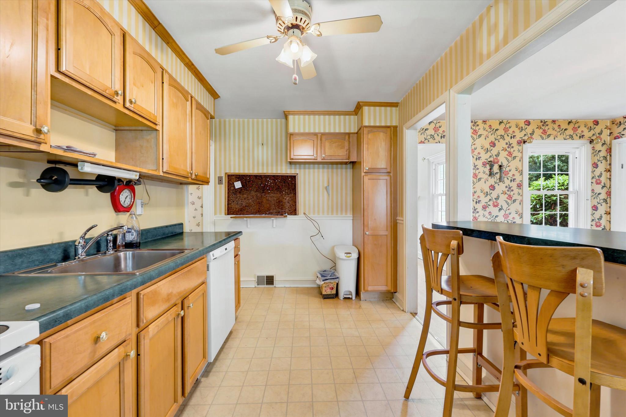 308 Henry Lane Wallingford, PA 19086 - Photo 11 of 36 Kitchen