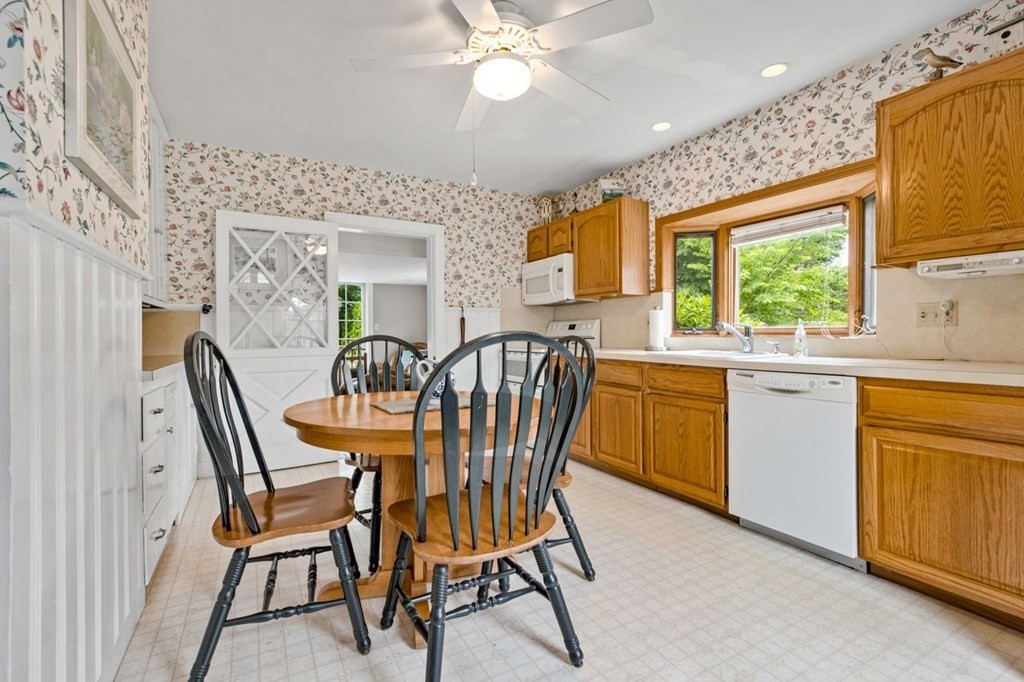 49 Beaver Dam Road Scituate, MA 02066 - Photo 5 of 37 Gallery Image 5