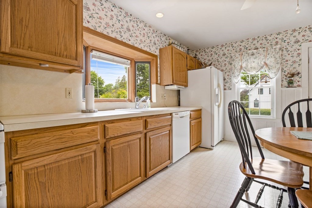 49 Beaver Dam Road Scituate, MA 02066 - Photo 8 of 37 Gallery Image 8