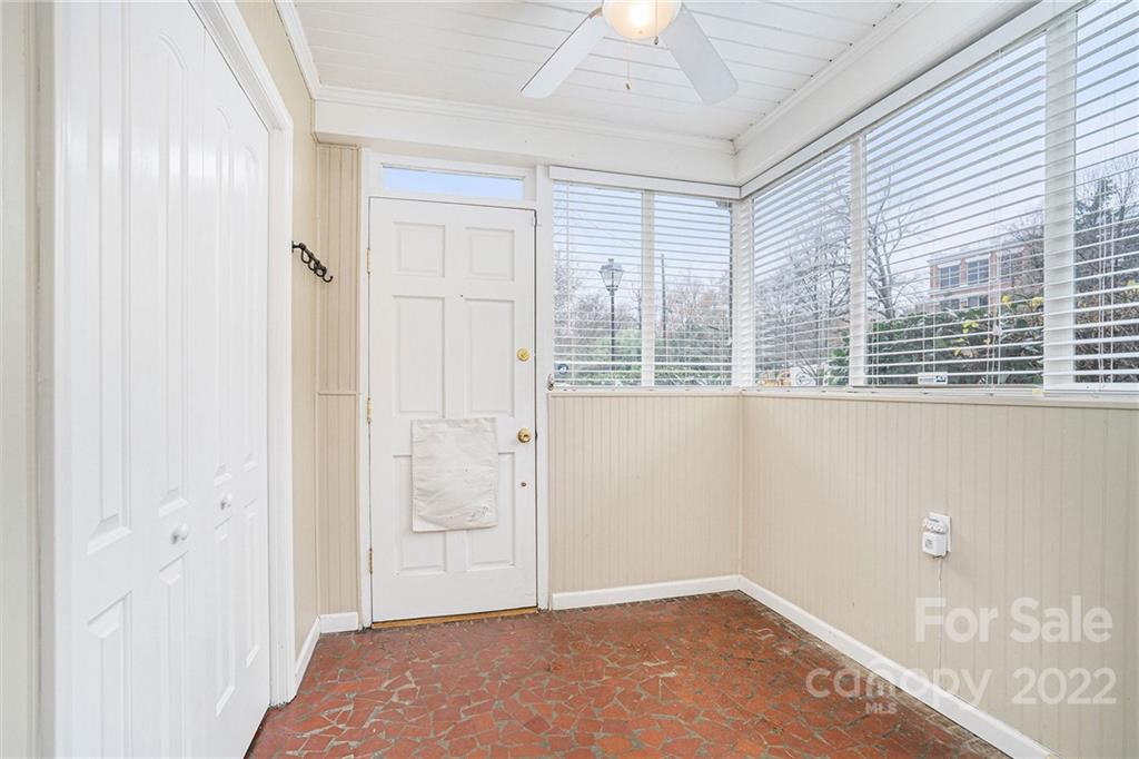 230 Providence Road Charlotte, NC 28207 - Photo 2 of 29 an empty room with windows