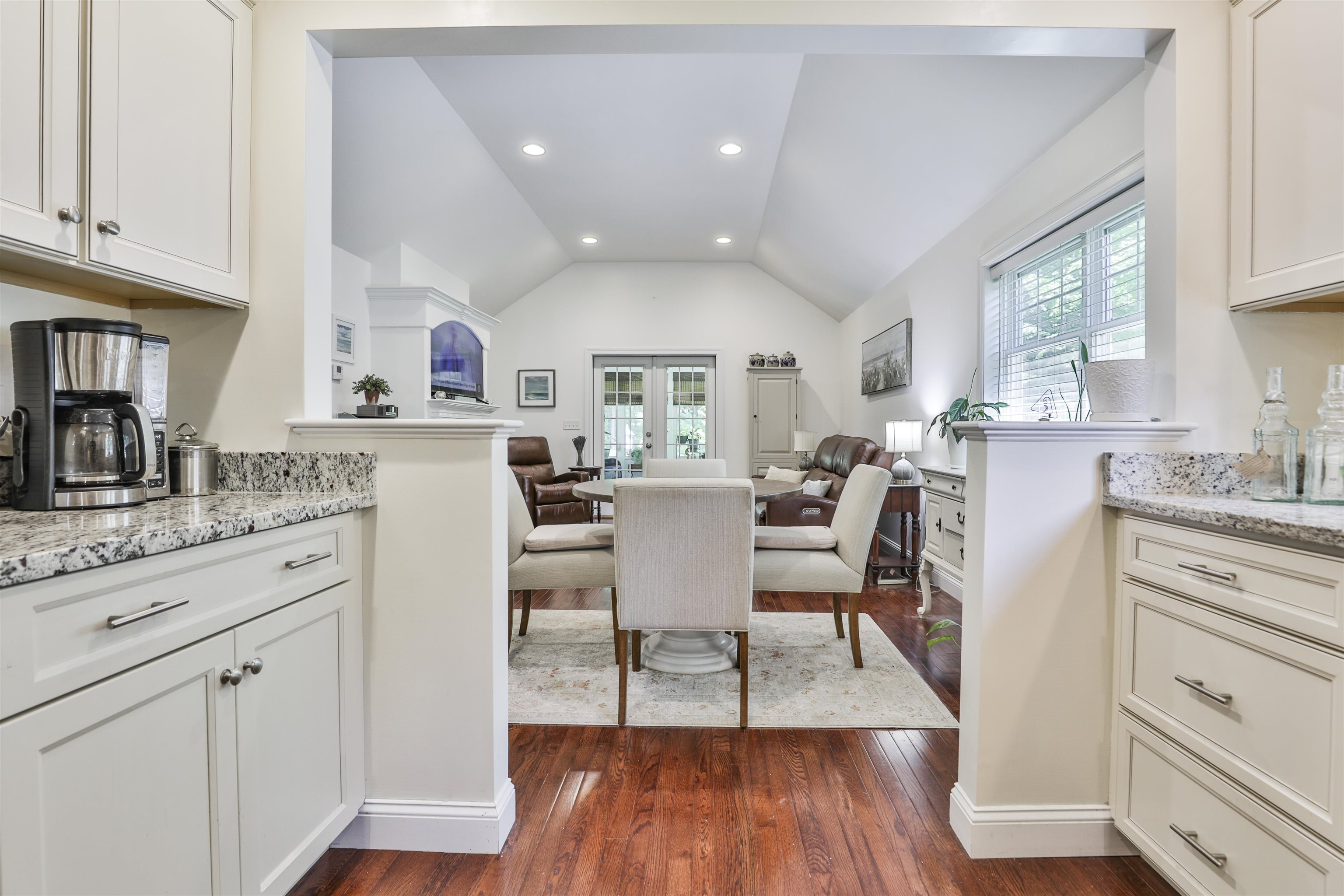 35 Furnival Road Nashua, NH 03064 - Photo 12 of 26