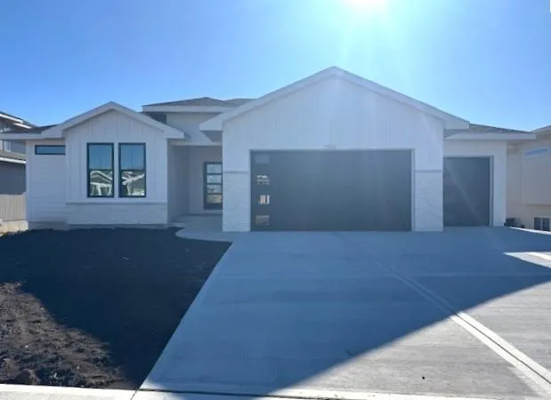 $589,950 | 29517 West 196th Street, Gardner, KS 66030